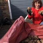 Former lottery winner gives potatoes for free to families in coronavirus isolation